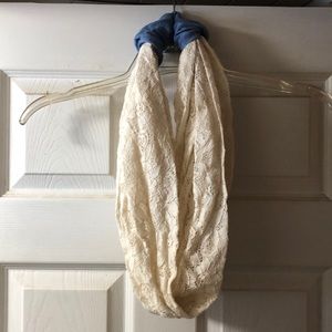 Lace scarf